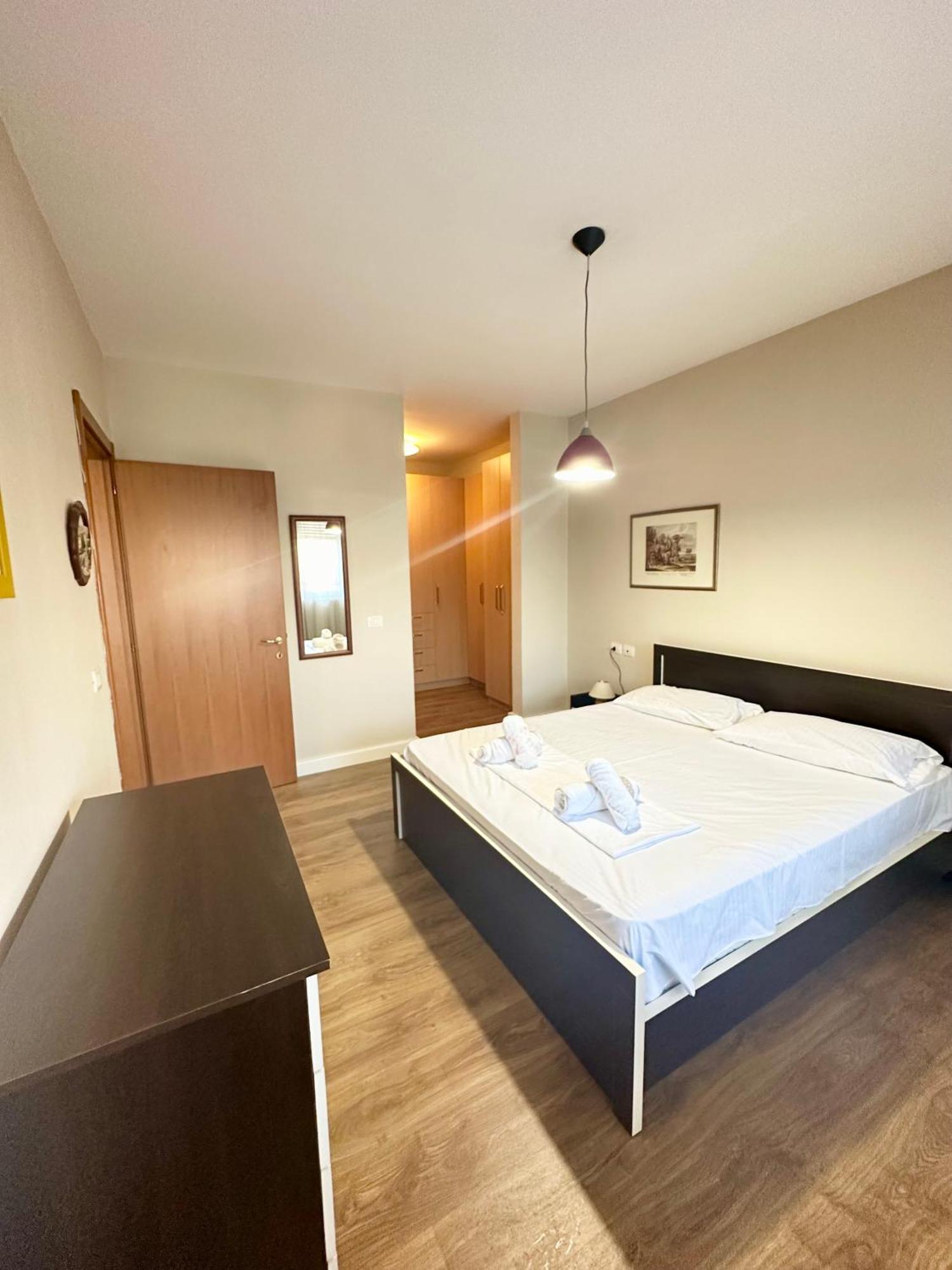 Kk Apartment Air Albania-Centrally Located Tirana Exterior photo