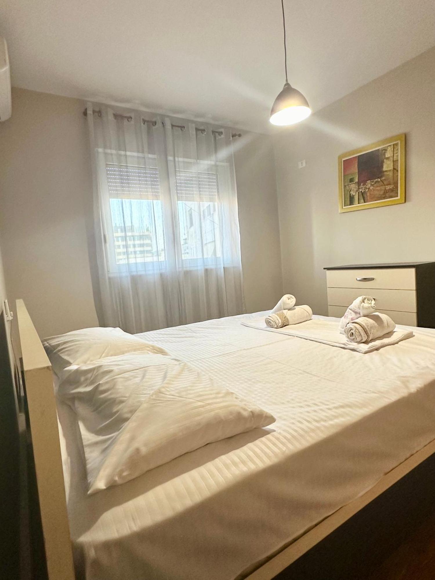 Kk Apartment Air Albania-Centrally Located Tirana Exterior photo